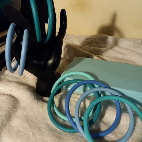 Used,not new plastic  2sets of extra large hoop pierced  earrings with 5 bangles - Picture 1 of 5